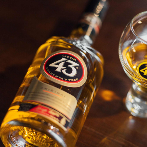 Licor Fino Espanhol Licor 43 700ml + Copo Exclusivo Espanha