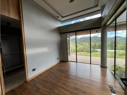 Corredor Don Diego Llanogrande Venta De Espectacular Casa