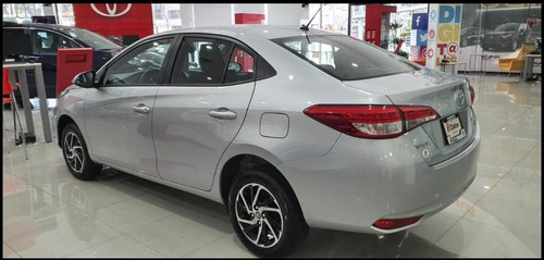 Imagen 4 de 11 de Toyota Yaris S Manual 2022 Saúl