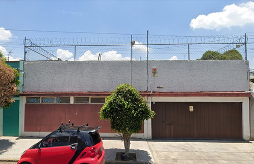 Aprovecha, Bonita Casa En Venta A Unas Cuadras De Portal Churubusco!!!