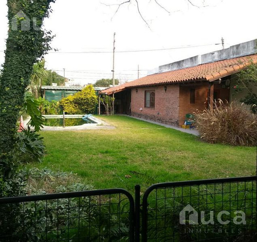 Excelente Propiedad Con Jardín Y Salida A Tres Calles Ideal Oficinas! | Dardo Rocha Al 2100