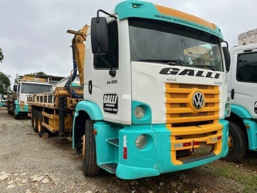 Vw 24-250 6x2 2012 Com Munck Hincol 31.000