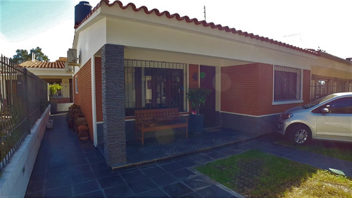 Venta Casa La Blanqueada 2 Dormitorios 2 Baños Barbacoa