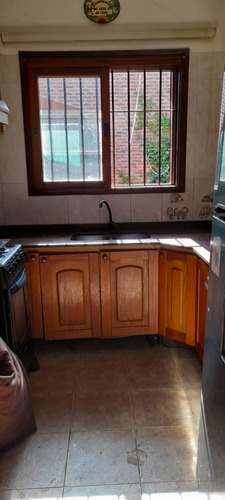 Venta De Ph Casa De Bajos 2 Dormitorios, Garage Y Patio De 40m2 En Punta Gorda