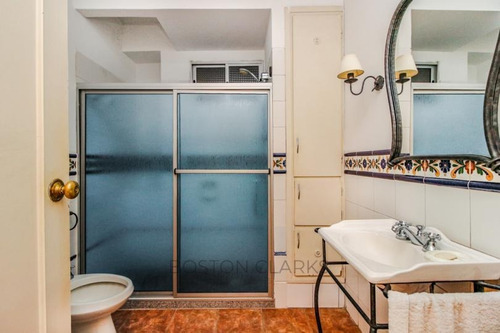 Apartamento En Venta En Pocitos: 3 Dormitorios, 1 Baño