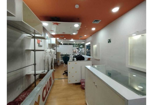 Venta De Local Comercial Ubicado En El Centro De Medellín, Piso 2