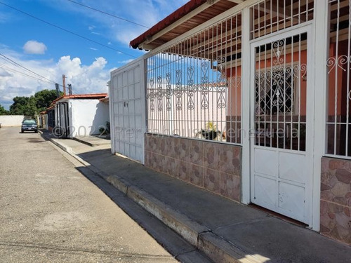 Imagen 2 de 30 de Casa En Venta Zona Norte Barquisimeto Lara Rah. 23-105895 // Invierta Seguro Con Rentahouse//