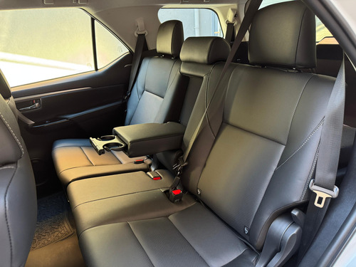 Toyota Hilux SW4 2.8 SRX At
