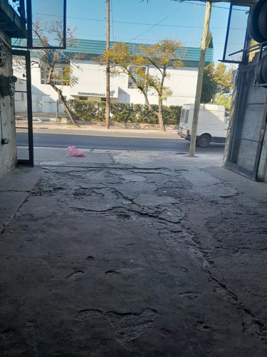 Lote Con Construccion En San Fernando Sobre Avenida