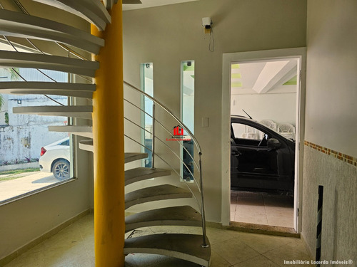Linda Casa E Confortável Com Vista Panorâmica Em Manaus Em Condominio Fechado Em Adrianopólis, Bairro Nobre Da Cidade.