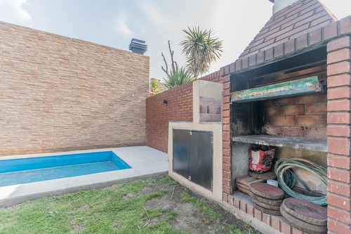 Imagen 23 de 30 de Casa 5 Amb Con Pileta Climatizada - Ciudad Jardín