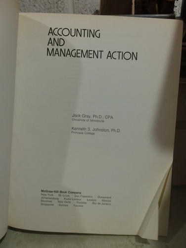 Accouting And Management Action Jack Gray Kenneth A Johnston (Usado)