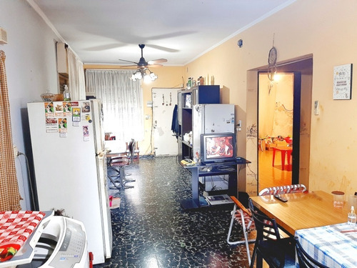 Casa 2 Dormitorios Cochera Doble O Local Con Depósito Jardín Terraza En Venta