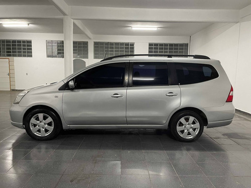 Imagem 7 de 10 de Nissan Grand Livina 1.8 Sl 16v Flex 4p Automático