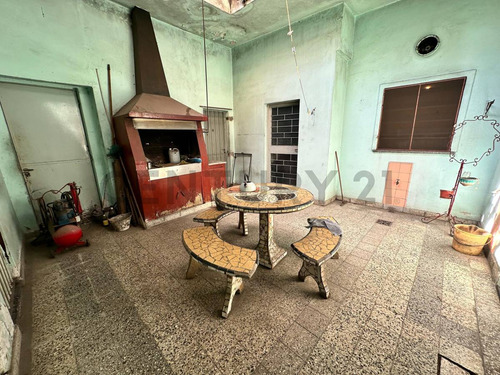 Ideal Inversión: Casa + Departamento + 3 Locales - Ciudadela