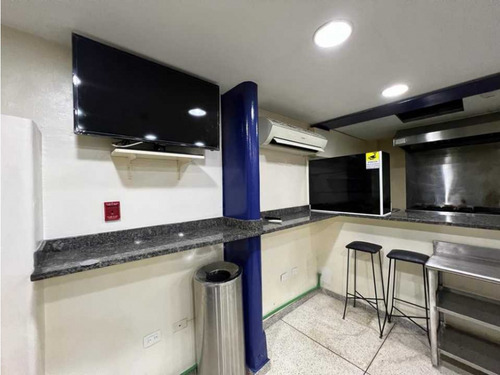 Se Alquila Local En Chacao Equipado Pie De Calle 70 Mts (jc)