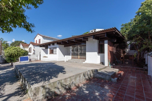 Casa Em Nonoai Com 4 Dormitórios - Lu431988