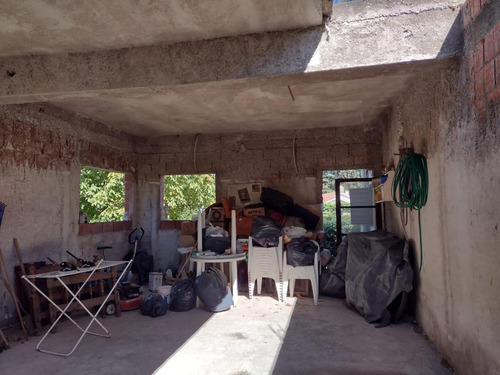 Local - Villa Parque Siquiman