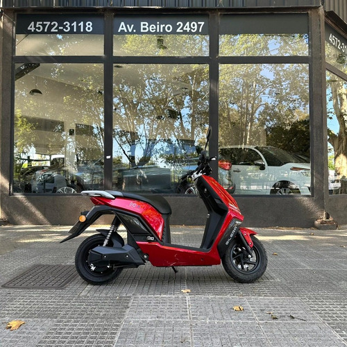 Imagen 3 de 13 de Motos Eléctricas Gilera Eg-ii + Baúl Eg2 Scooter Usada