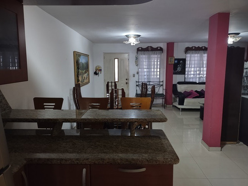 Town House En Venta En Nueva Barcelona, Calle La Alborada.