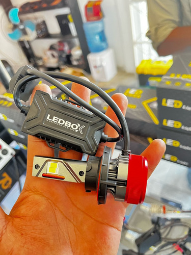 Foco Hyperled H4 Para Moto 35,000 Lumenes Luz Ultra Potente H4 Blanco Frío