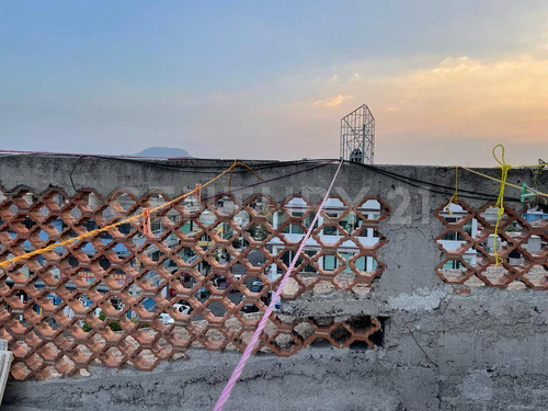 Edificio En Venta En La Perla, Nezahualcóyotl, Edomex.