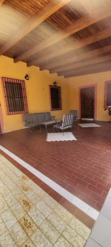 Imagen 7 de 14 de Casa En Venta, Av. Bolivar, Lecheria