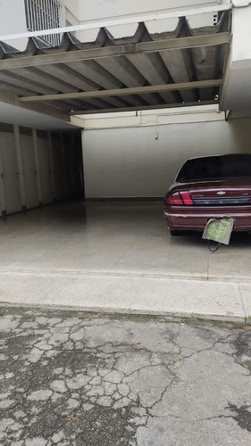 Pent House En Venta En Montalbán De 200 M2 En Edificio Bajo