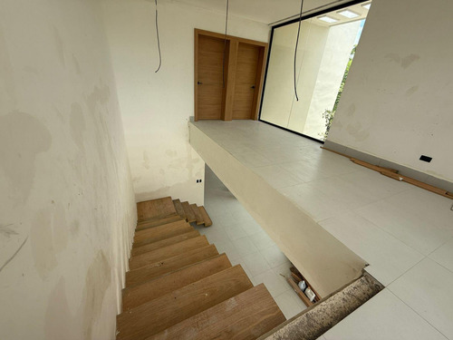 Villa En Venta En Playa Nueva Romana, A Estrenar.