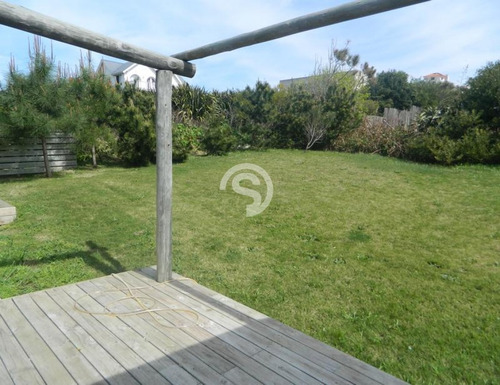Alquiler Casa En Jose Ignacio- Ref: 139