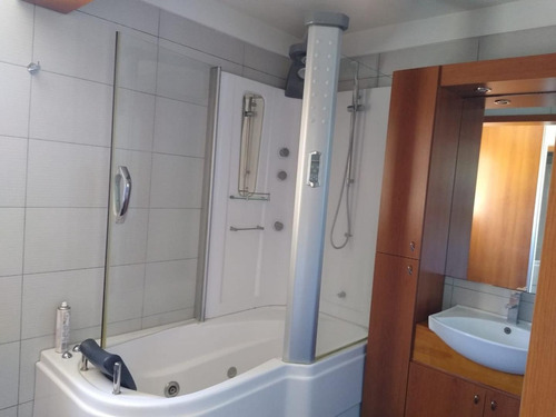 Importante Casa Estilo Francés Impecable Moderna