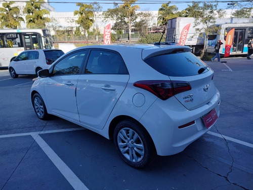 Imagem 4 de 10 de Hyundai Hb20 1.0 Comfort 12v Flex 4p Manual