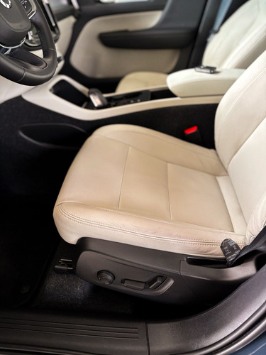 Volvo XC40 1.5 T5 Momentum Recharge (plug-in) 5p Hibrido