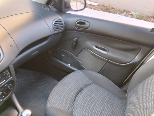 Peugeot 207 1.4 Active 75cv