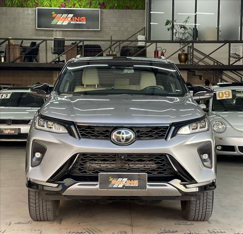 Toyota Hilux SW4 2.8 D-4d Turbo Diesel Diamond 7l Automatico