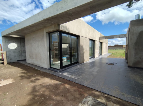 Casa En Venta A Estrenar En Ecotierra, Pueblo Esther.