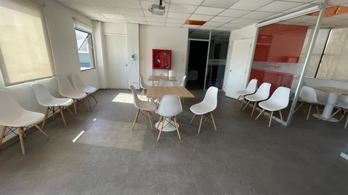 Local Comercial En Arriendo En Maipú