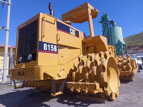 Imagen 6 de 10 de Compactador Caterpillar Pata De Cabra 815b