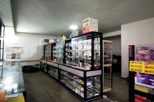 LG Asein1508 Vende Excelente Fondo De Comercio (farmacia) En Naguanagua.