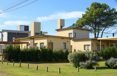 Casa En Las Gaviotas, Complejo De Tres Modernas Cabañas