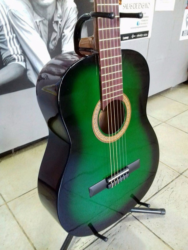 Imagen 1 de 2 de El Tronador Clasicaverde Guitarra Clasica C/ Funda Verde