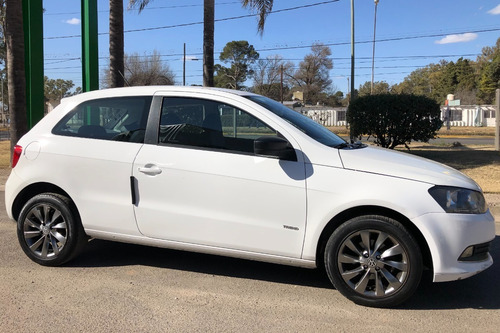 Imagen 3 de 15 de Volkswagen Gol Trend 1.6 Pack I 2014 95.000 Km. Blanco 3p
