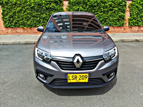 Renault Logan 1.6 Privilege / Intens