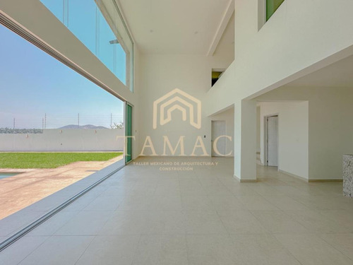 Casa En Venta En Tequesquitengo, Jojutla, Morelos