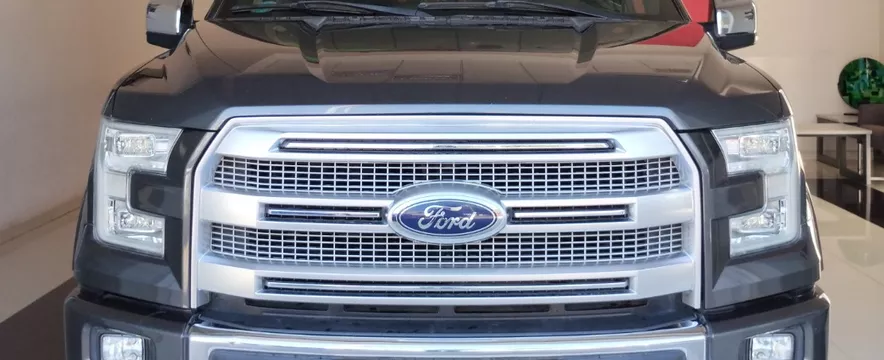 Ford Lobo 4x4 Platinum Gris 2017