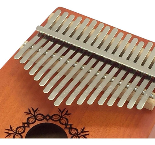 Imagem 9 de 9 de Kalimba Malibu Kb50 Mahogany Dó 17 Notas Bag E Acessórios