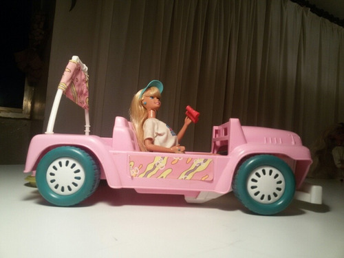 Carro + Barbie Matel