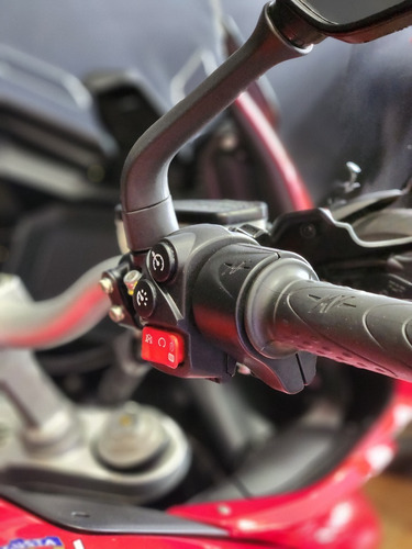 Imagen 6 de 25 de Moto Mv Agusta Turismo Veloce Rosso 800