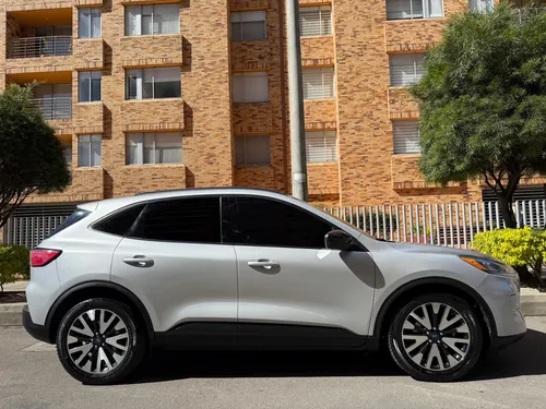 Ford Escape ESCAPE SE HYBRID 2.500cc A/T 6AB FE 4X2