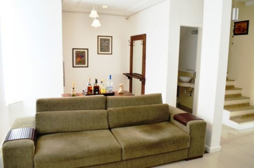 Casa Em Hípica Com 3 Dormitórios - Mi9268